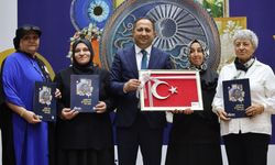 Karasu SAMEK’te üreten eller yıl sonu sergisinde buluştu