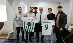 Geyve Belediye Başkanı Yıldız'dan amatör spor kulüplerine forma desteği