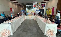 Özel gereksinimli bireylerin annelerine anneler günü sürprizi