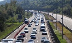 Bayram tatilinin bitmesiyle Bolu geçişinde trafik durma noktasına geldi
