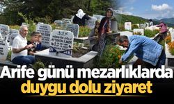 Sakarya'da arife günü mezarlıklarda duygu dolu ziyaret