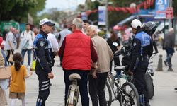Şehrin en kalabalık noktalarında huzur denetimi! Büyükşehir zabıtası sürücüleri tek tek durdurarak uyardı