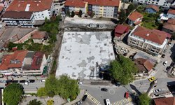 Sapanca’nın yeni meydanı hızla şekilleniyor