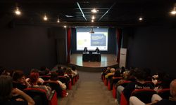 Sinemaseverler “SineFilozofi” söyleşisinde buluştu
