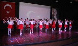 Hakkı Demir Ortaokulu’ndan muhteşem yabancı dil gösterisi