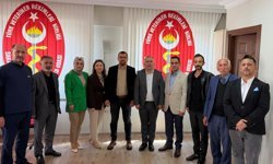 Anahtar Parti Veterinerler Odasını ziyaret etti