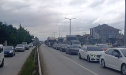 Burası D-100 kara yolu! Hendek'te uzun kuyruklar...