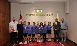 İl birincisi voleybol takımından Başkan Karakullukçu’ya ziyaret