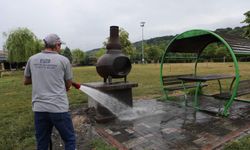 Arifiye Belediyesinden Gölbaşı Park’ta temizlik çalışması