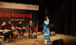 Eda Karaytuğ, AKM’de Türk Müziği’nin seçkin eserlerini seslendirdi