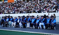 SAÜ mezuniyet törenleri İlahiyat ve Mühendislik Fakülteleriyle sona erdi