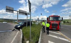 Bolu'da refüje çıkan hafif ticari aracın sürücüsü yaralandı