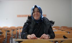 İki çocuk annesi, kızının "yapabilirsin" sözüyle üniversiteli oldu