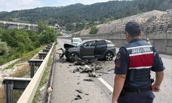 Otomobil tıra arkadan çarptı: 2 yaralı