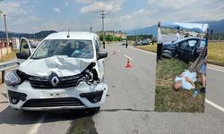 Akyaz Devlet Hastanesi Kavşağı'nda korkutan kaza: 2 yaralı