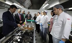 Gastronomi öğrencileri protokol üyelerini ağırladı
