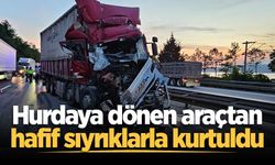Otoyolda feci kaza! Hurdaya dönen araçtan hafif sıyrıklarla kurtuldu