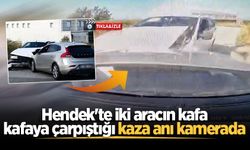 Hendek'te iki aracın kafa kafaya çarpıştığı kaza anı kamerada