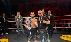 Sakaryalı boksör Almanya'da altın kemer kazanarak Avrupa Asya şampiyonu oldu
