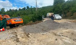 Büyükşehir'den Kocaali'deki heyelan bölgesine müdahale: 5 köyün ulaşımını etkileyen yol yeniden açıldı