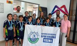 Sapanca'nın yüzücüleri Mersin'den derecelerle döndü