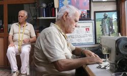 3 metrekarelik dükkanda konfeksiyona direniyor