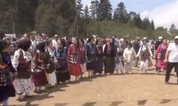 1500 rakımlı yaylada 88 yıllık gelenek: Binlerce kişi kol kola horon oynadı
