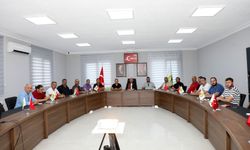 Ferizli Belediye Başkanı Mehmet Ata, müteahhitlerle bir araya geldi