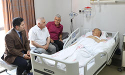 Ameliyat olan Bayraktar'a geçmiş olsun ziyareti