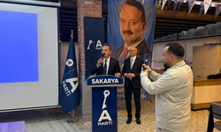 Ağıralioğlu, Sakarya'da teşkilat mensuplarıyla buluştu