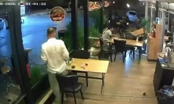 Motosiklet lokantada oturan müşteriye çarptı