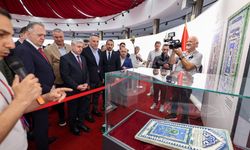 "Osmanlı’nın Mukaddes Emanetleri" sergisi Serdivan'da kapılarını açtı