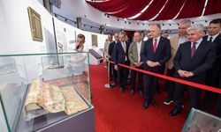 Kutsal Emanetler sergisi Serdivan'da yoğun ilgi gördü