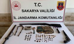 Karasu'da 'Anadolu Mirası' operasyonu: 63 tarihi eser ve ruhsatsız silahlar ele geçirildi
