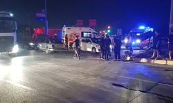 Akyazı’da 3 otomobilin karıştığı kazada 2 kişi yaralandı