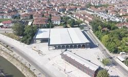 Serdivan'daki yeni pazar yerinde 3 iş yeri için 10 yıllık kiralama ihalesi