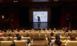 Büyükşehir’in KPSS adayları için destek programı AKM’de başladı