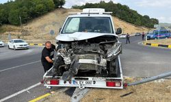 İki araç çarpıştı: 6 yaralı