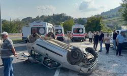Tırla çarpışan otomobil takla attı: 4 yaralı