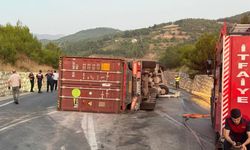 Pamukova- İznik yolunda 2 tır çarpıştı, 1 kişi yaralandı