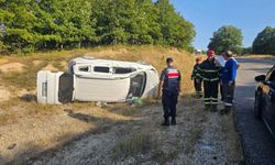 Otomobil yan yattı: 5 kişi yaralandı