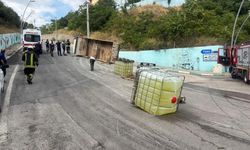 Çamaşır suyu tanklarını taşıyan kamyon devrildi: 1 yaralı