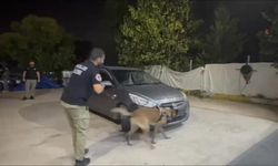 Otomobile zulalanan 6,5 kilo esrar narkotik köpeğiyle bulundu