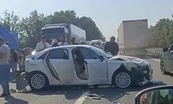 Kocaeli’de iki ayrı noktada 8 araç zincirleme kazaya karıştı