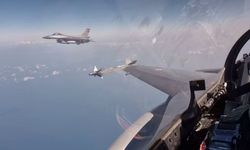 F-16 savaş uçaklarından Karadeniz’de eğitim uçuşu