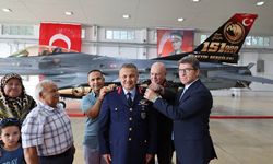 İlk Türk astronot Alper Gezeravcı yeni rütbelerini taktı