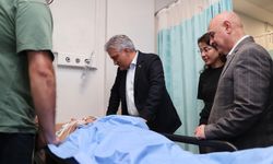Akçakoca’daki kazada yaralananları Vali Makas ziyaret etti