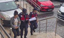 Kızlarını zincire bağlayan anne ve baba tutuklandı