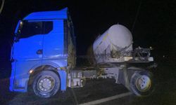 Bolu'da yağmurda kayan Sakarya plakalı tır kazaya neden oldu: 2 yaralı