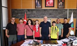 Başkan Osman Çelik başarılı sporcuları ödüllendirdi